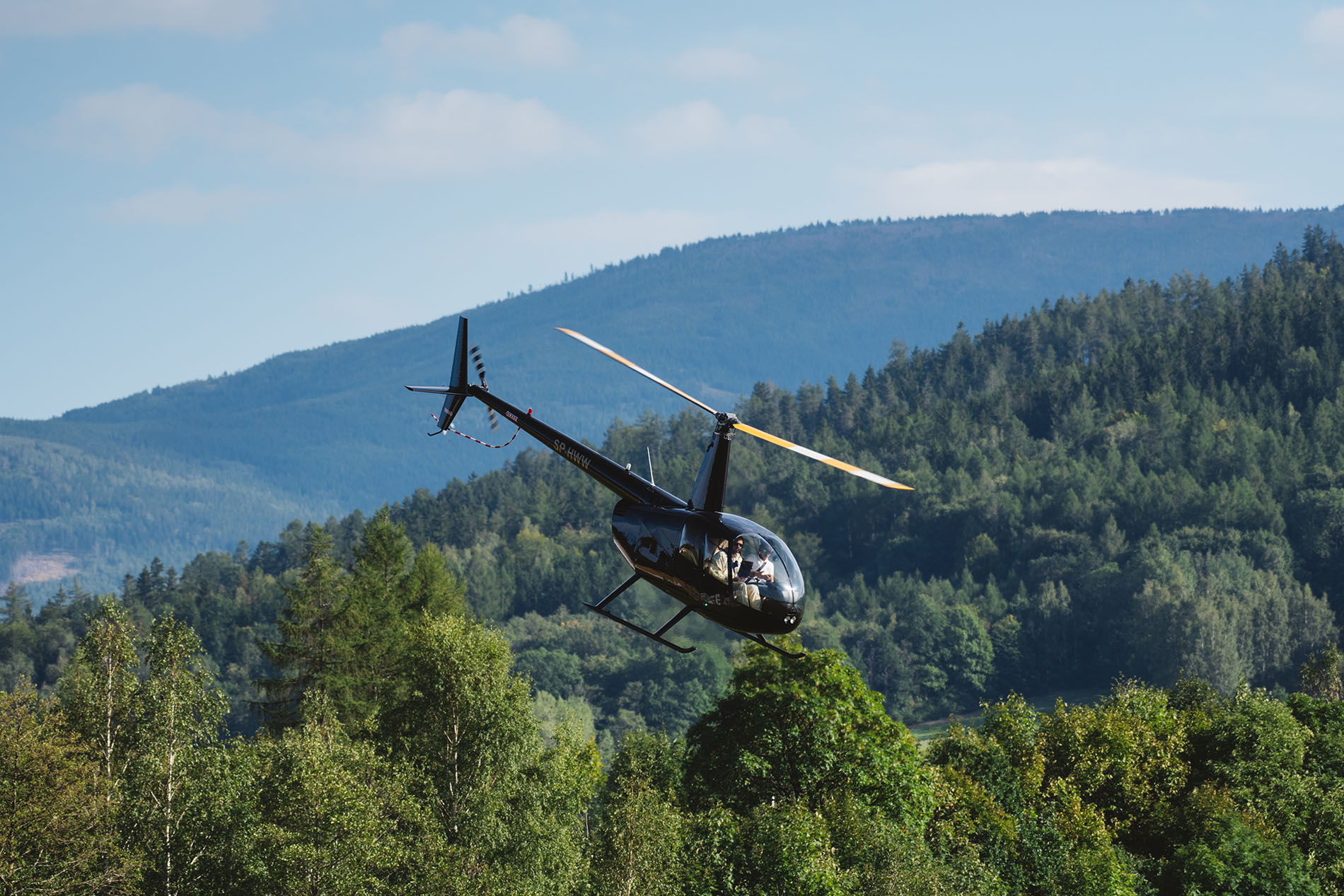 Wekter Helicopters — loty helikopterem nad Karkonoszami – Sosnówka