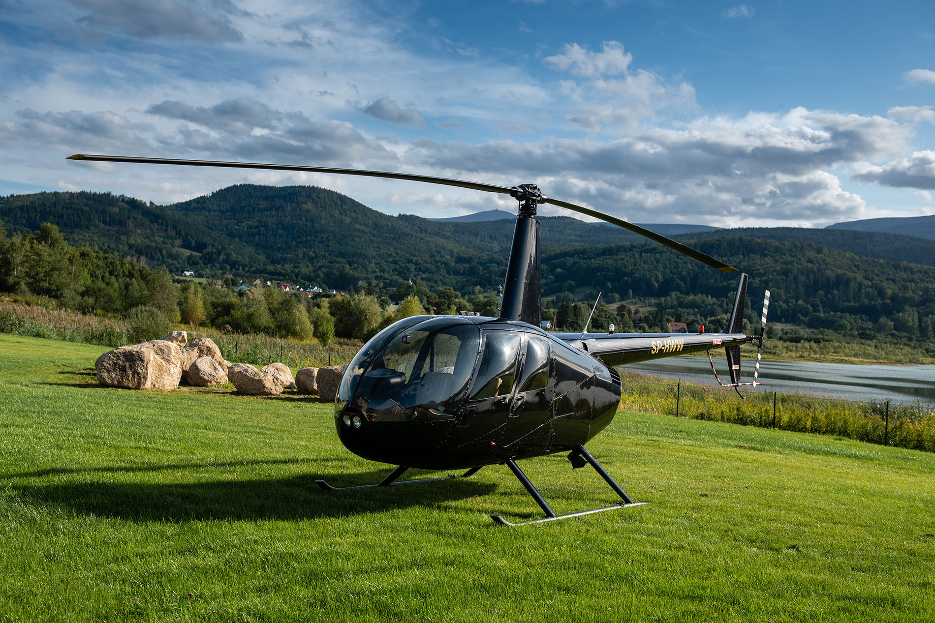 Wekter Helicopters — loty helikopterem nad Karkonoszami – Sosnówka (2)